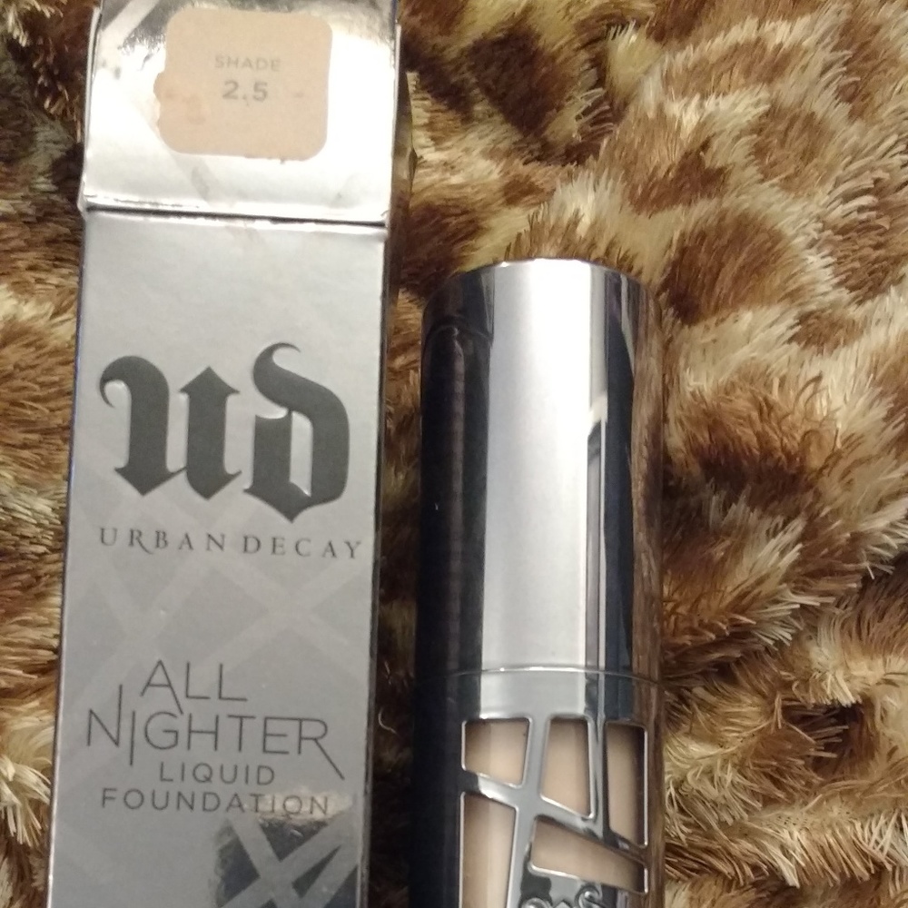 Urban Decay All Nighter Liquid Foundation (2.5)